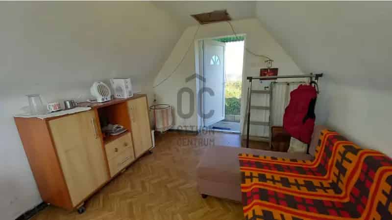 Szekszárdi eladó tanya - 32m2, panoráma, vezetékes víz