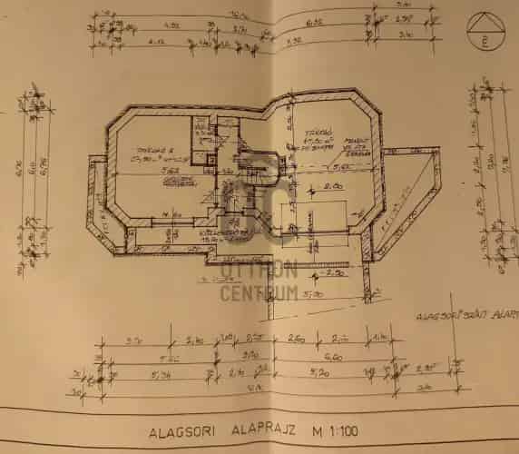 Kozárdi eladó családi ház panorámás terasszal és medencével