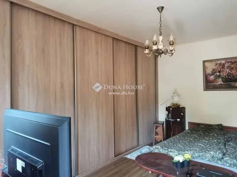 Szirmabesenyőn eladó 170 m2-es kétgenerációs családi ház