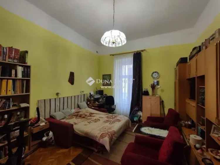 Kecskemet belvaros 75 nm 3 szobas lakás elado ugyvedi iroda orvosi rendelőnek