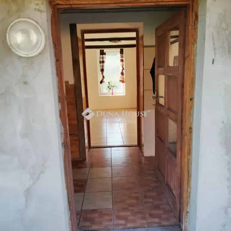 Felujitott Paraszthaz Szabadszallason 3309 m2-es Telken
