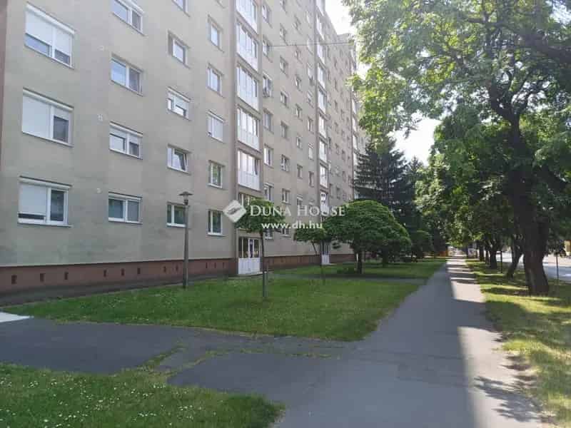 Győri Kapu 2 1 félszobás lakás eladó azonnal költözhető