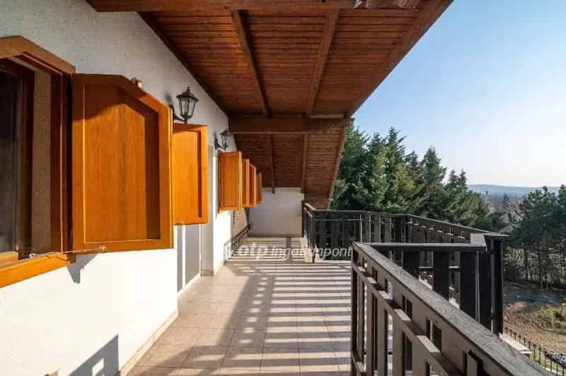 Fóti panorámás 6 szobás családi ház eladó