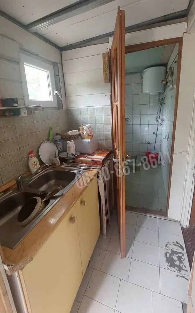 Kulcs - 872 nm-es telek hétvégi házzal eladó