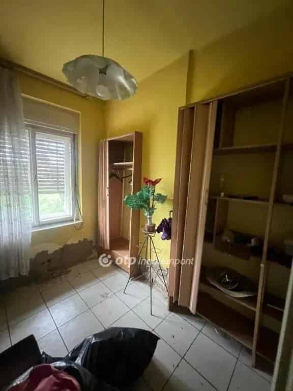 Ceglédi tanya eladó - 2 lakóépület, nagy telek