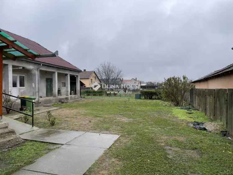 Családi ház Eladó in Örkény, Közép-Magyarország