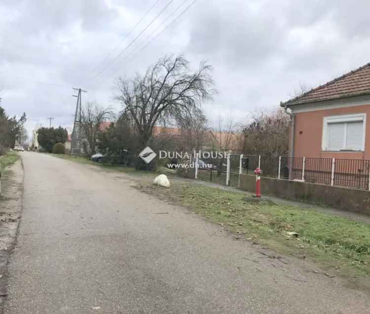 Zalavég belterületi telek eladó - 1270 m2 - új otthon építésére ideális