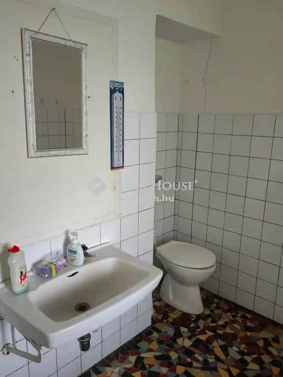108m2-es üzlethelyiség kiadó Bonyhádon