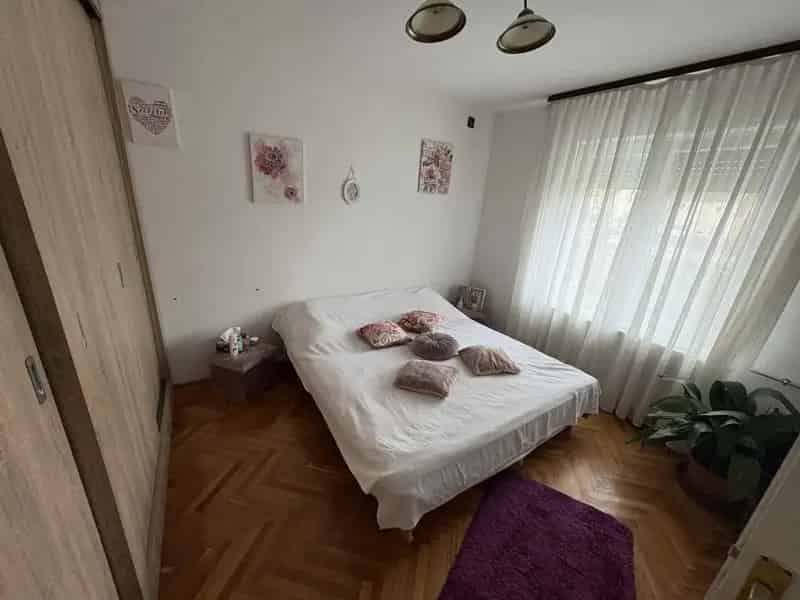 Debrecen Julia Telep Ketszintes Családi Ház Eladó
