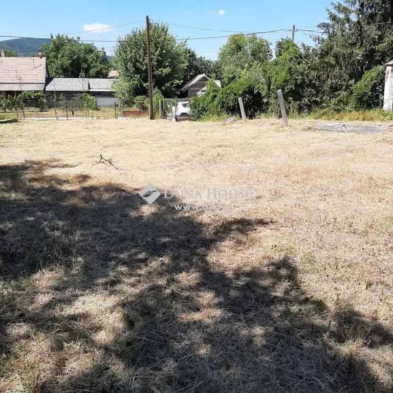Szigetmonostor 1457 m2-es Telek 60 m2-es Házzal Elado