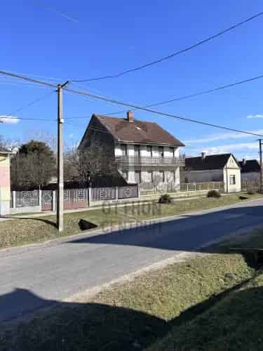 Taranyi eladó családi ház 6 szoba 180 nm felújítandó