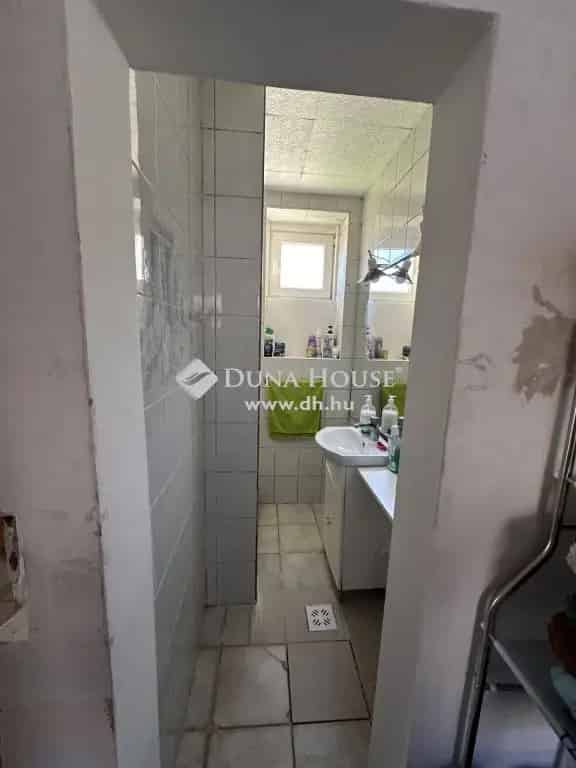 Tokodi családi ház eladó - 48 nm-es, vegyes tüzelésű kazánnal