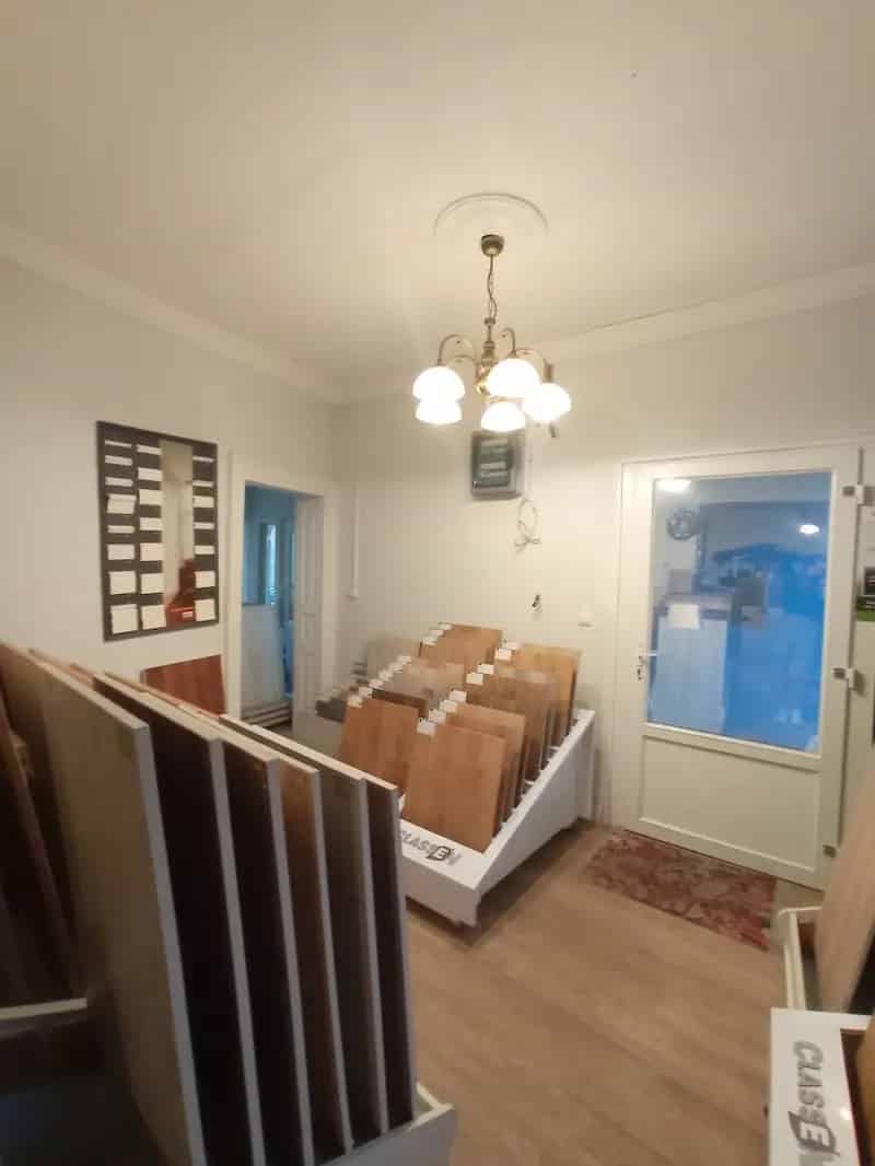 Felujitott UZLET Muhely Lakasok Csillaghegyen