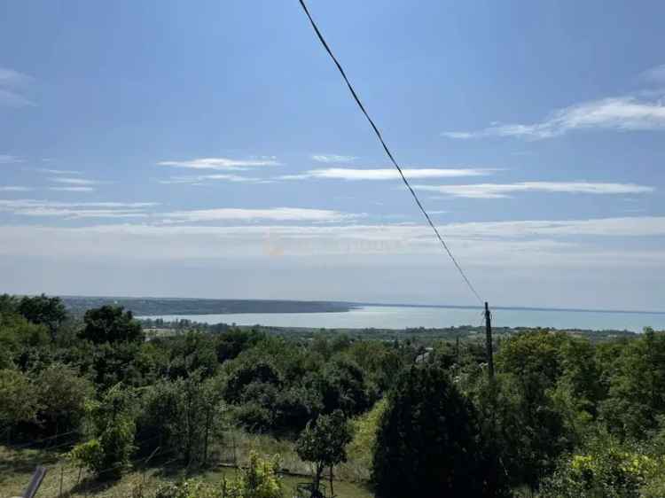 Nyaraló Eladó in Balatonalmádi, Dunántúl