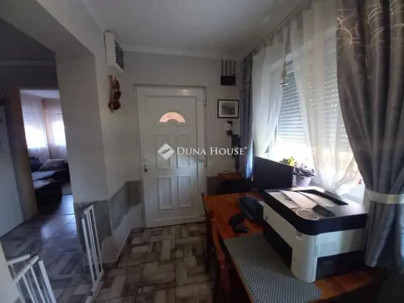 160 nm-es 2 Lakásos Családi Ház Dunakeszi Központban