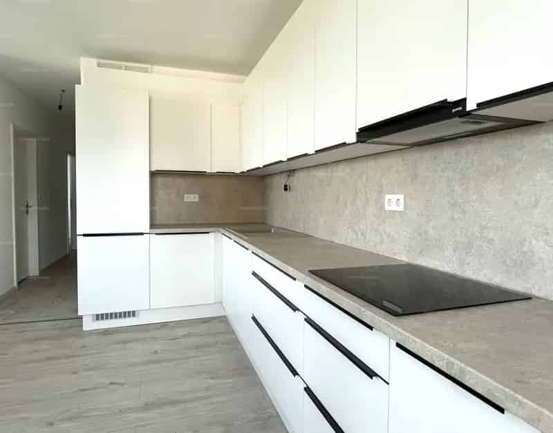 Új építésű 90 m2-es 3 szobás kertkapcsolatos földszinti téglalakás Szekszárdon