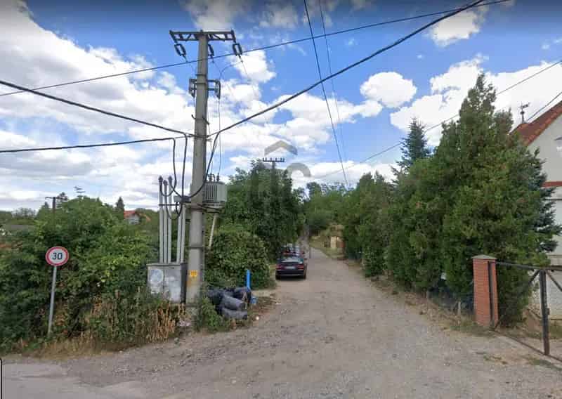 Saroktelek eladó Pécs Kispostavölgyben 15% beépíthetőséggel