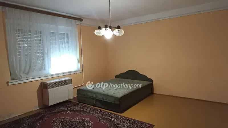 Ház Kiadó , Kisteleki járás, Alföld és Észak