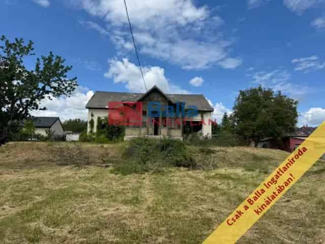 Péceli kúria eladó 6 szobás 2750 m2-es telken