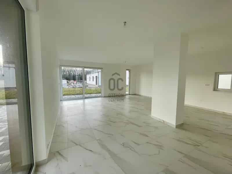 Debrecen melletti exkluziv ikerhaz fel elado 190 nm