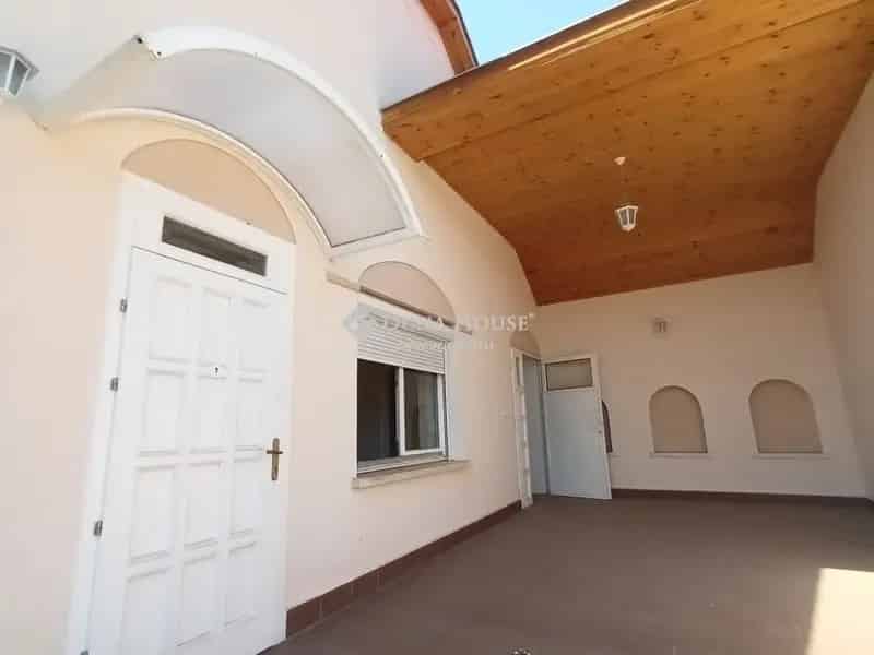 Kecskemét Petőfiváros 120 nm-es családi ház eladó