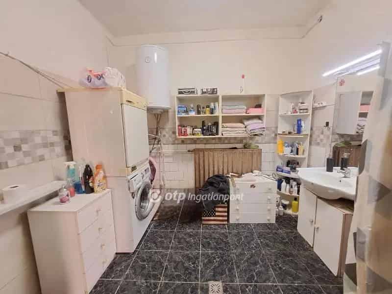 Karcag belvárosában eladó családi ház