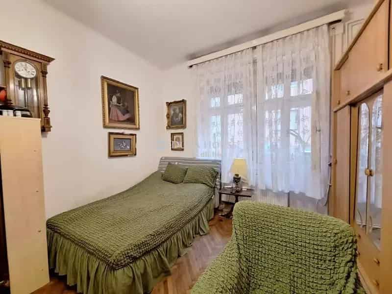 Budapest I kerület Naphegy 83 nm-es 2 1 szobás földszinti lakás