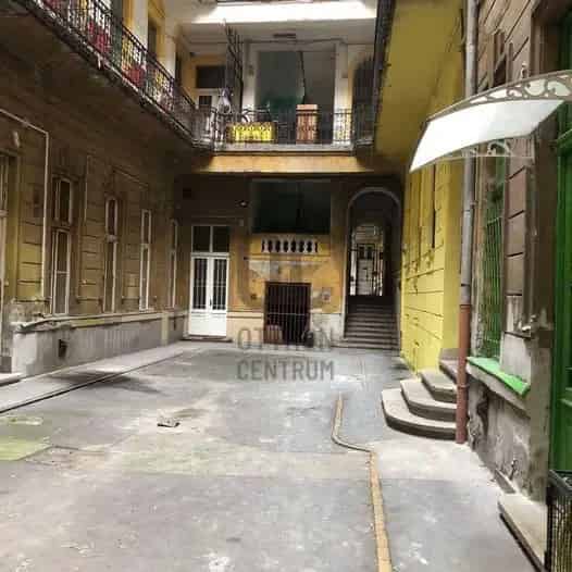 Budapest IX kerulet 125 nm-es Muhely Galeriaval