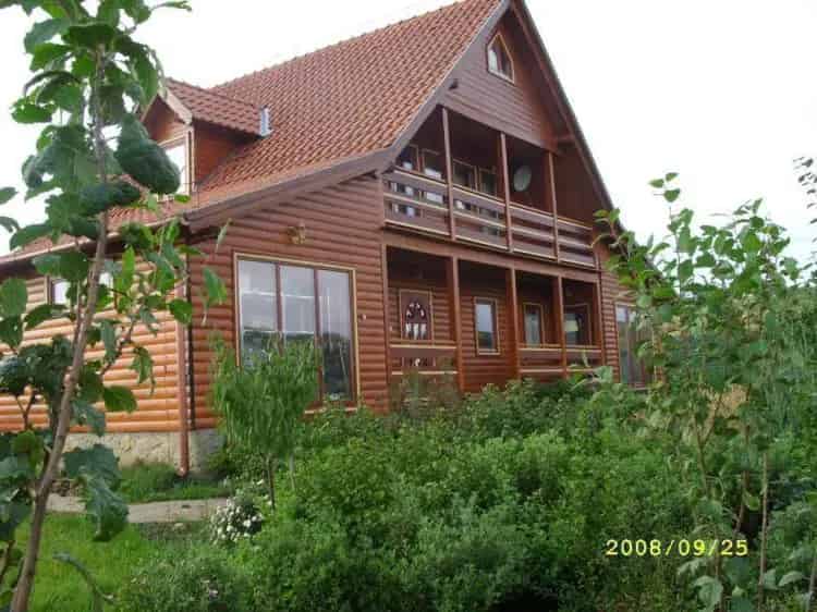 Egri ház eladó 2 hálószoba 4 fürdőszoba 3500m2 telekkel