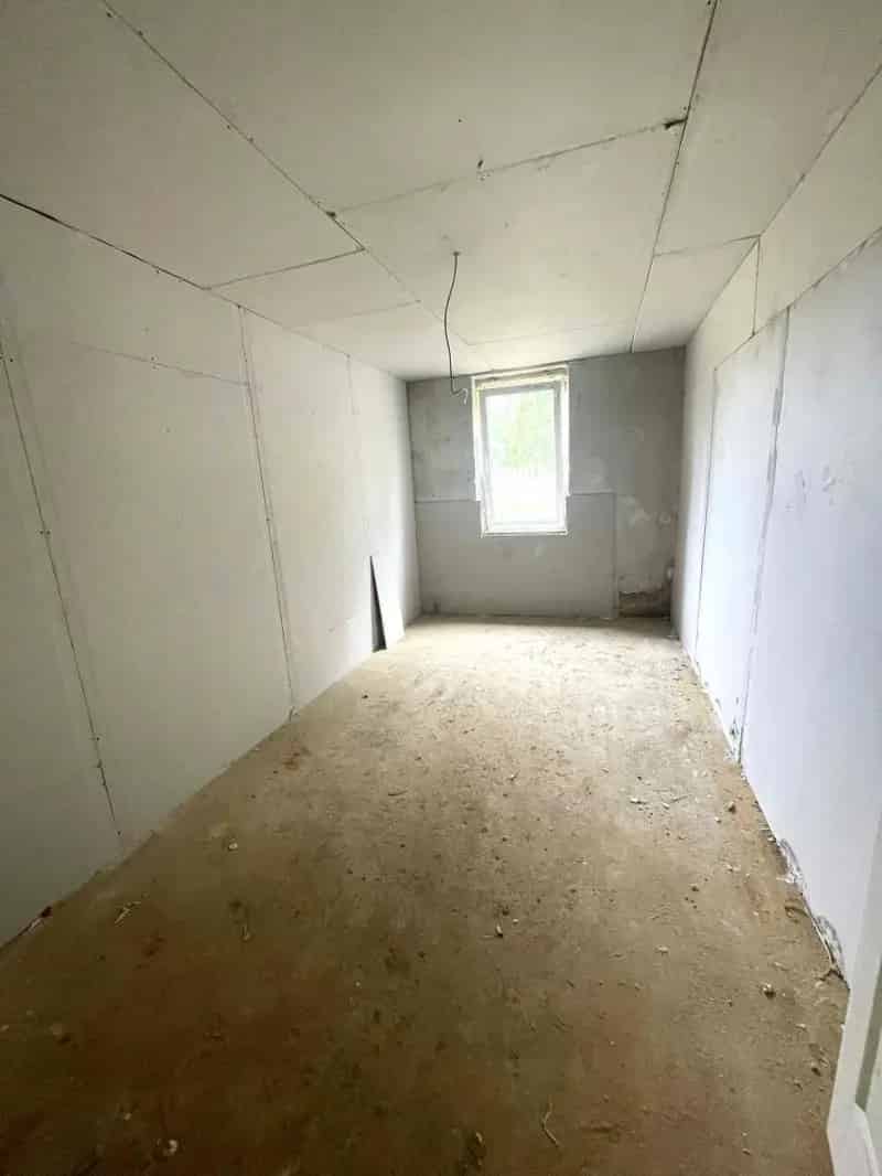 Hegyfalu 102 m2-es 3 szobás félkész családi ház eladó