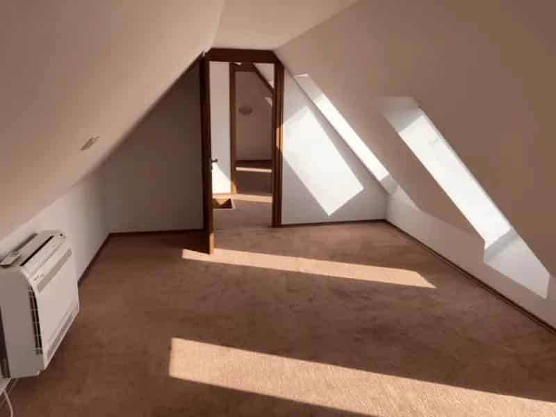 120m2-es Felújított Iroda Jókai Téren 12 Főnek