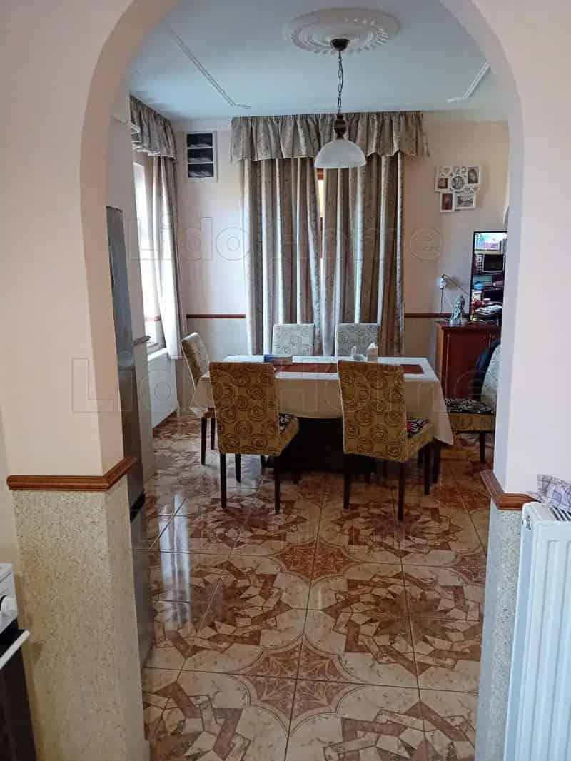 Galamboki több generációs családi ház eladó