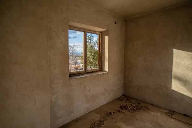 Csömöri panorámás telek házal eladó