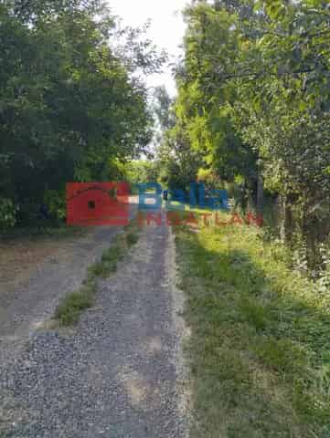 Makád Telek Eladó 530 nm Csendes Mellékutca