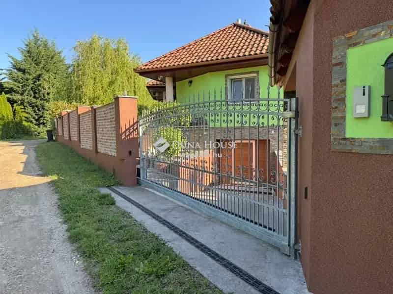 124nm-es családi ház Szigetmonostoron