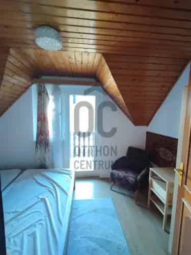 Szántódi családi ház eladó - Balaton part - 8 szoba - 4 fürdő