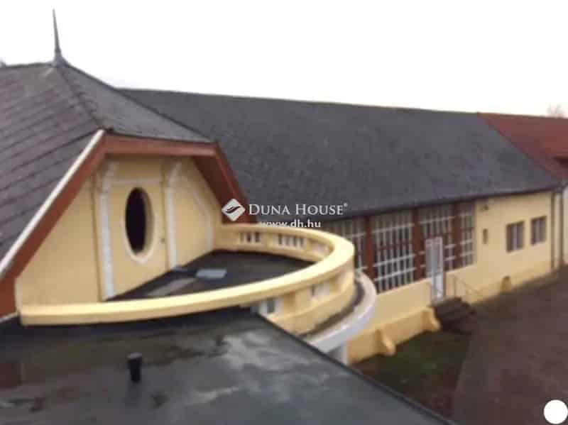 Sióagárdon eladó kúria és irodaház egyben 824m2