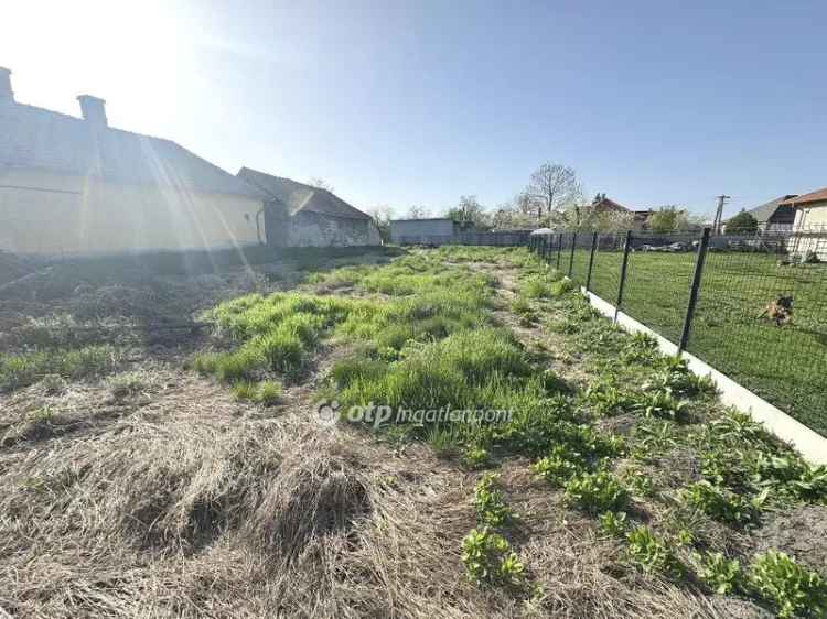 695 m2-es építési telek eladó Poroszlón a Tisza-tó közelében