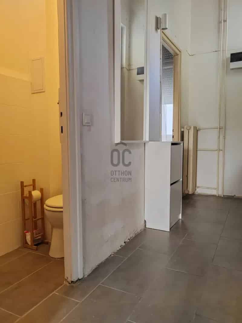 74 m2-es 3 szobás Duna-parti lakás eladó Belvárosban