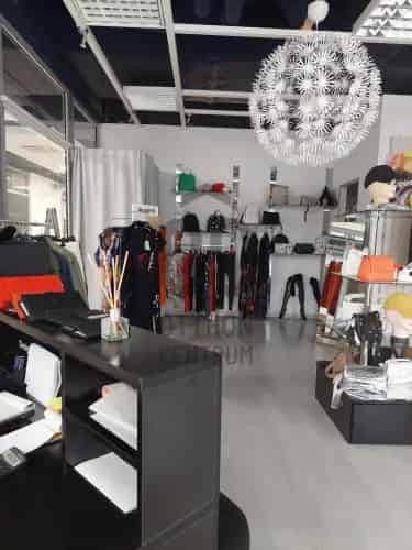 Budaörsi eladó üzlethelyiség 42m2 Fashion Trend Centerben