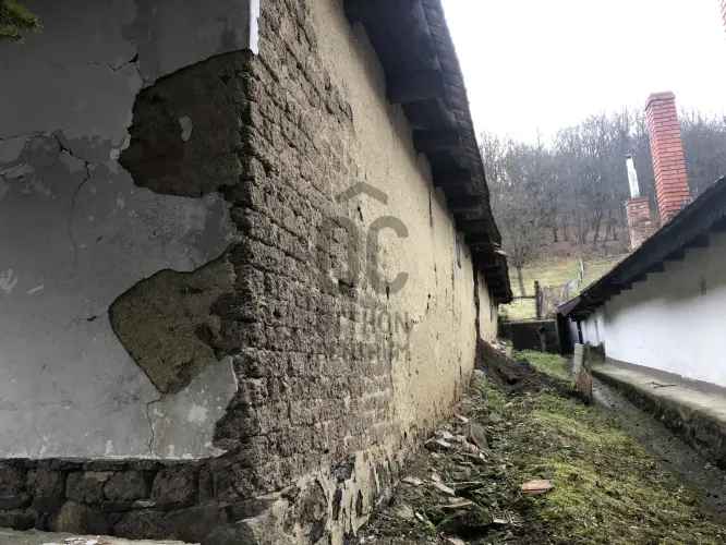 Eladó vályogház Hollókőn 1801 m2-es telekkel varázslatos panorámával