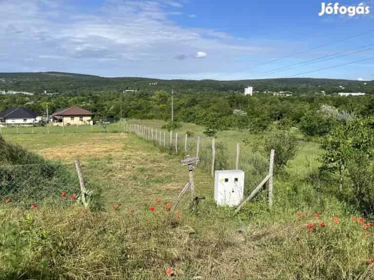 Balatonfűzfői építési telek eladó - 1268 m2 összközműves