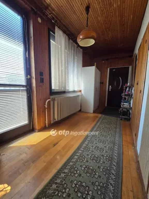 190 m2-es 5 szobás családi ház Marcaltőn nagy telekkel