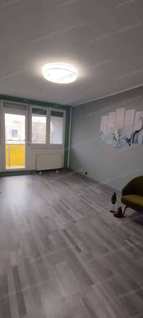 Gyulai 2 szobás, felújított lakás eladó