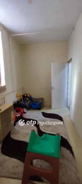 Pápai 55m2-es részben felújított tégla ház eladó
