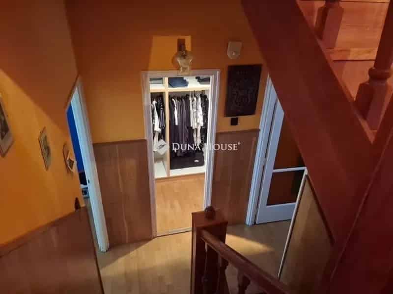Szentendre 112nm-es sorházi lakás 150nm kerttel és szaunával