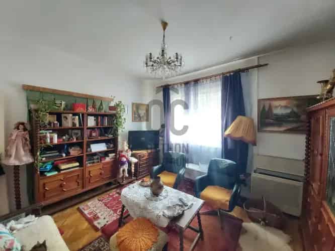 Palotási családi ház eladó - 2 külön lakrész, garázs, gyümölcsös