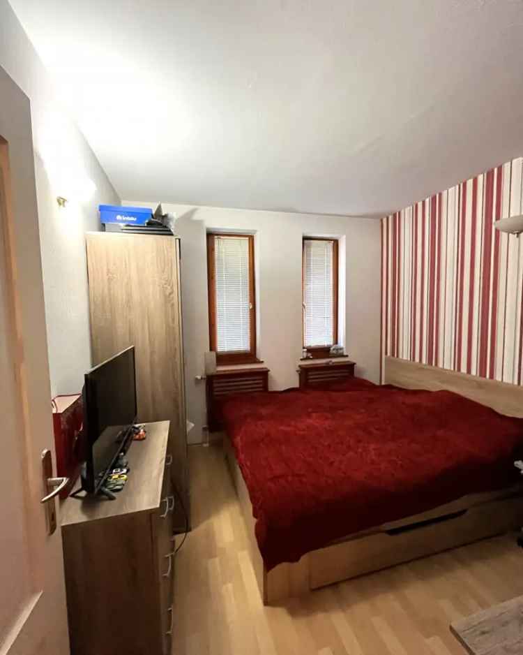 Panorámás családi ház Dunaújvárosban medence és biliárdteremmel