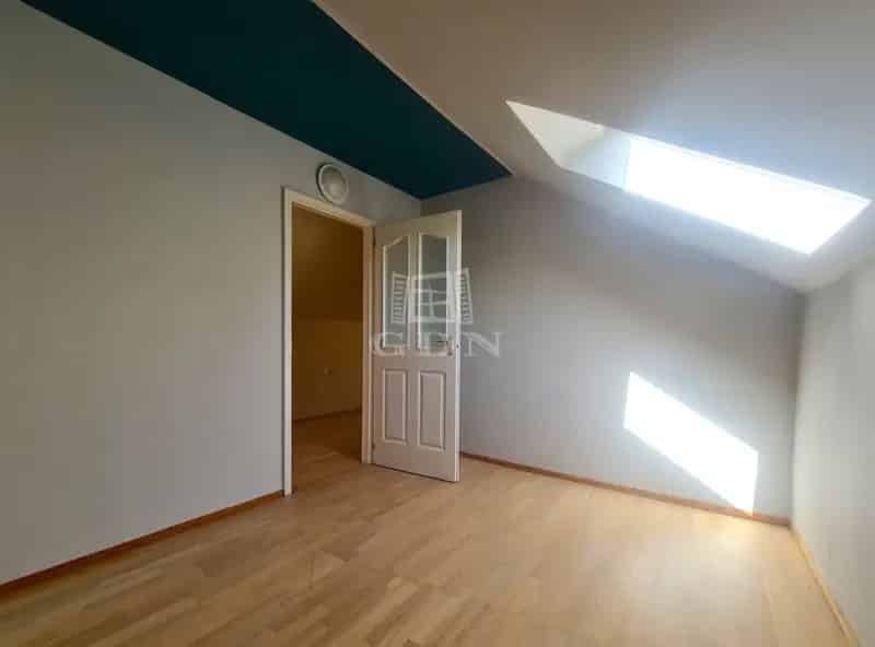 Panorámás ház Biatorbágyon eladó - Állandó lakhatásra alkalmas