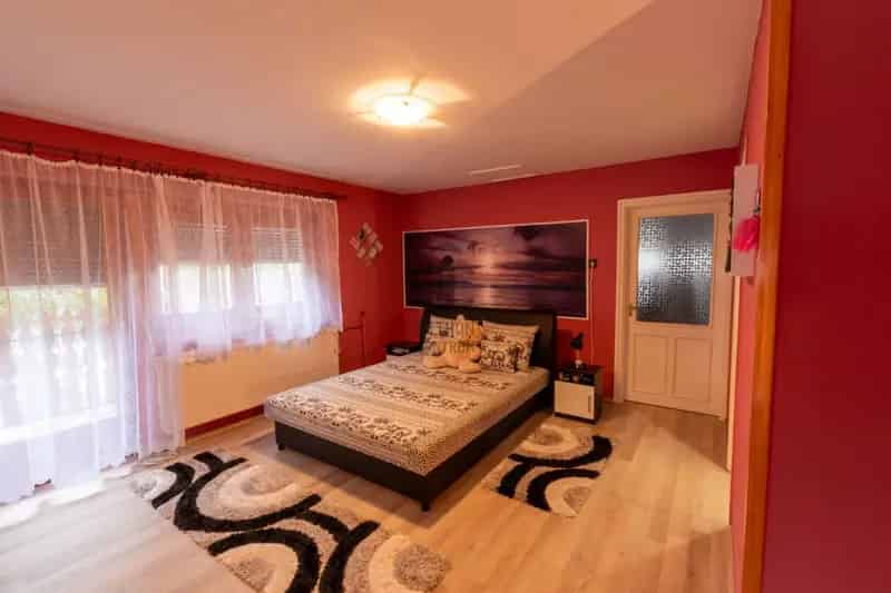 Ház Kiadó , Sárbogárdi járás, Dunántúl